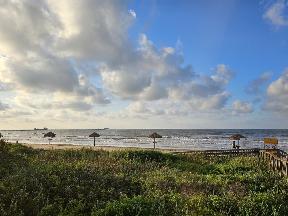 A quick look back over the dunes toward the water